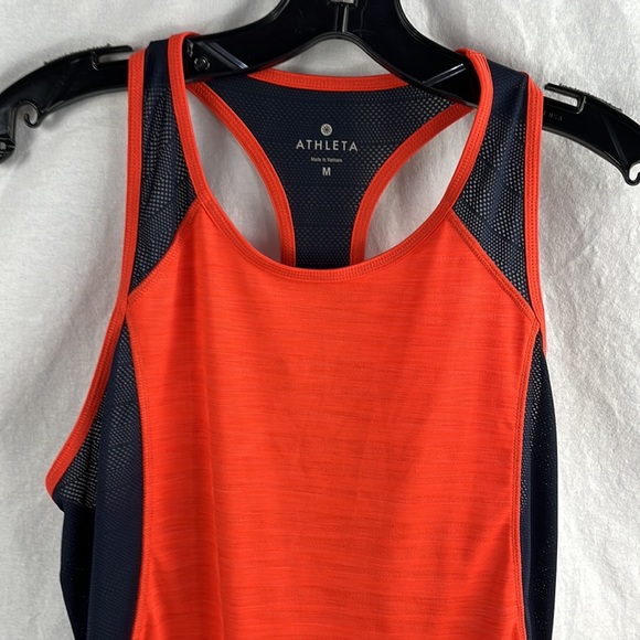 Athleta medium workout tank - Picture 2 of 5